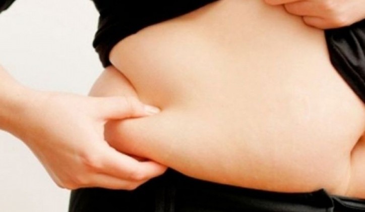 Razbijen mit o masnim naslagama na stomaku