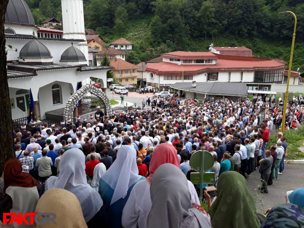 Srebrenica ispraća Hatidžu Mehmedović: “Obećavamo ti da ćemo istrajati na putu istine”