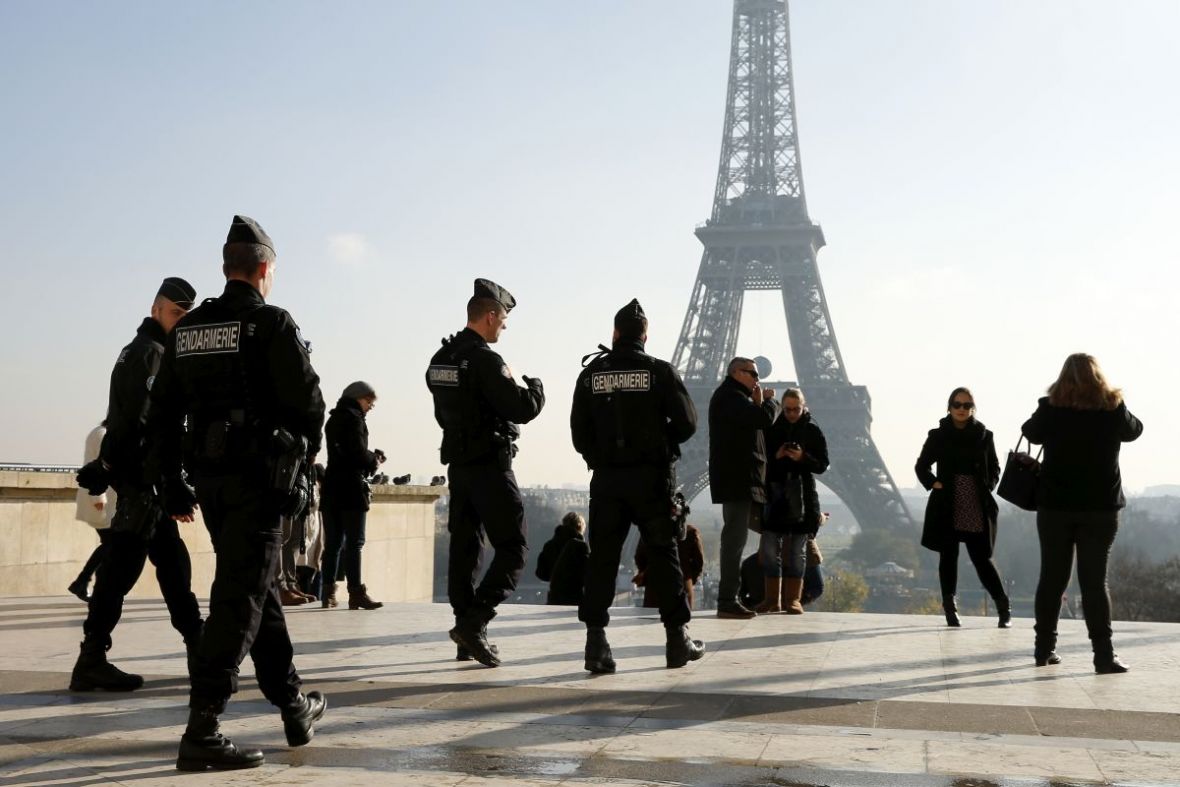 Zbog protesta će biti zatvoren Eiffelov toranj