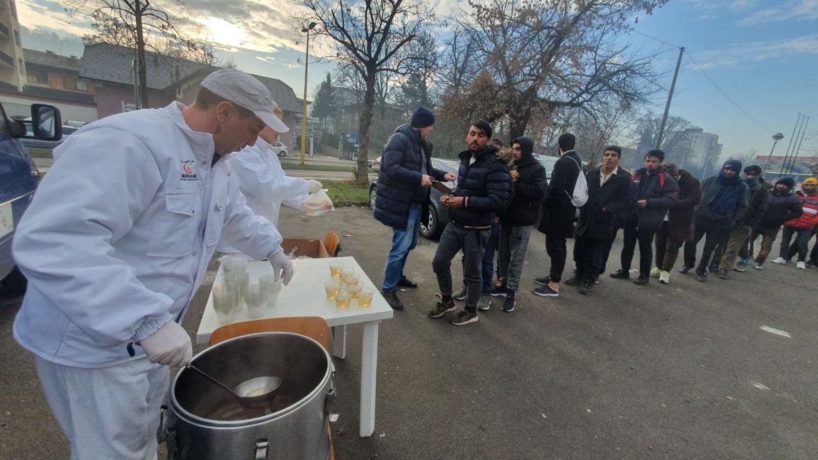 Rudari iz Banovića od svojih toplih obroka prikupili namirnice za pomoć migrantima