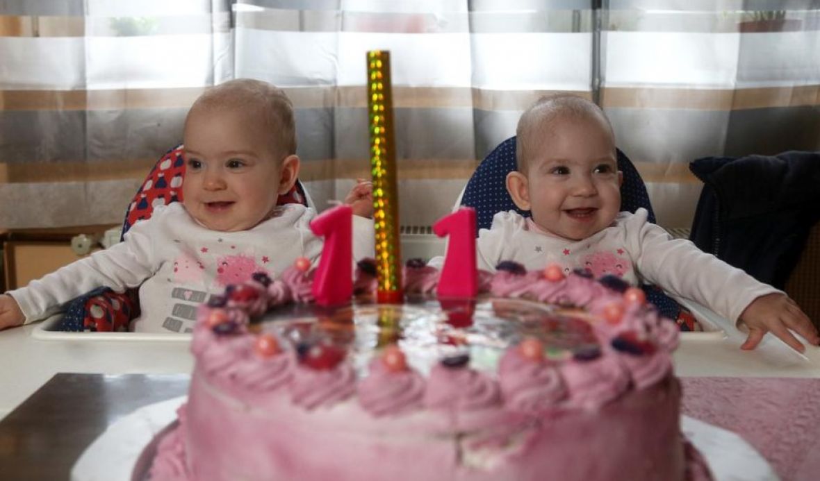 Čudo u susjedstvu: Prve sijamske blizanke proslavile 1. rođendan