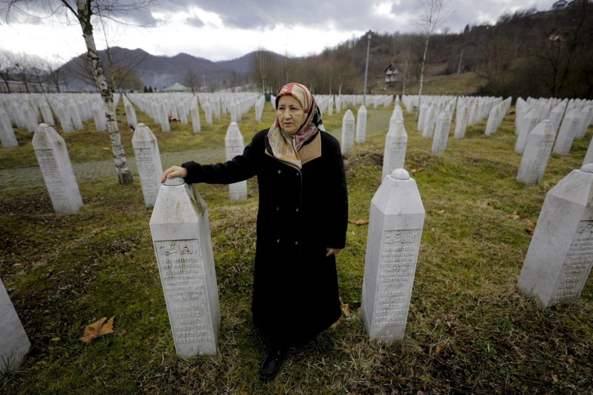 Srebreničke majke same u svojim kućama, njihova borba je traženje nestalih