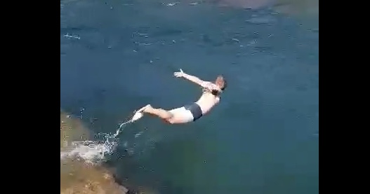 Sanjanin hrabro skočio u ledenu rijeku Sanu