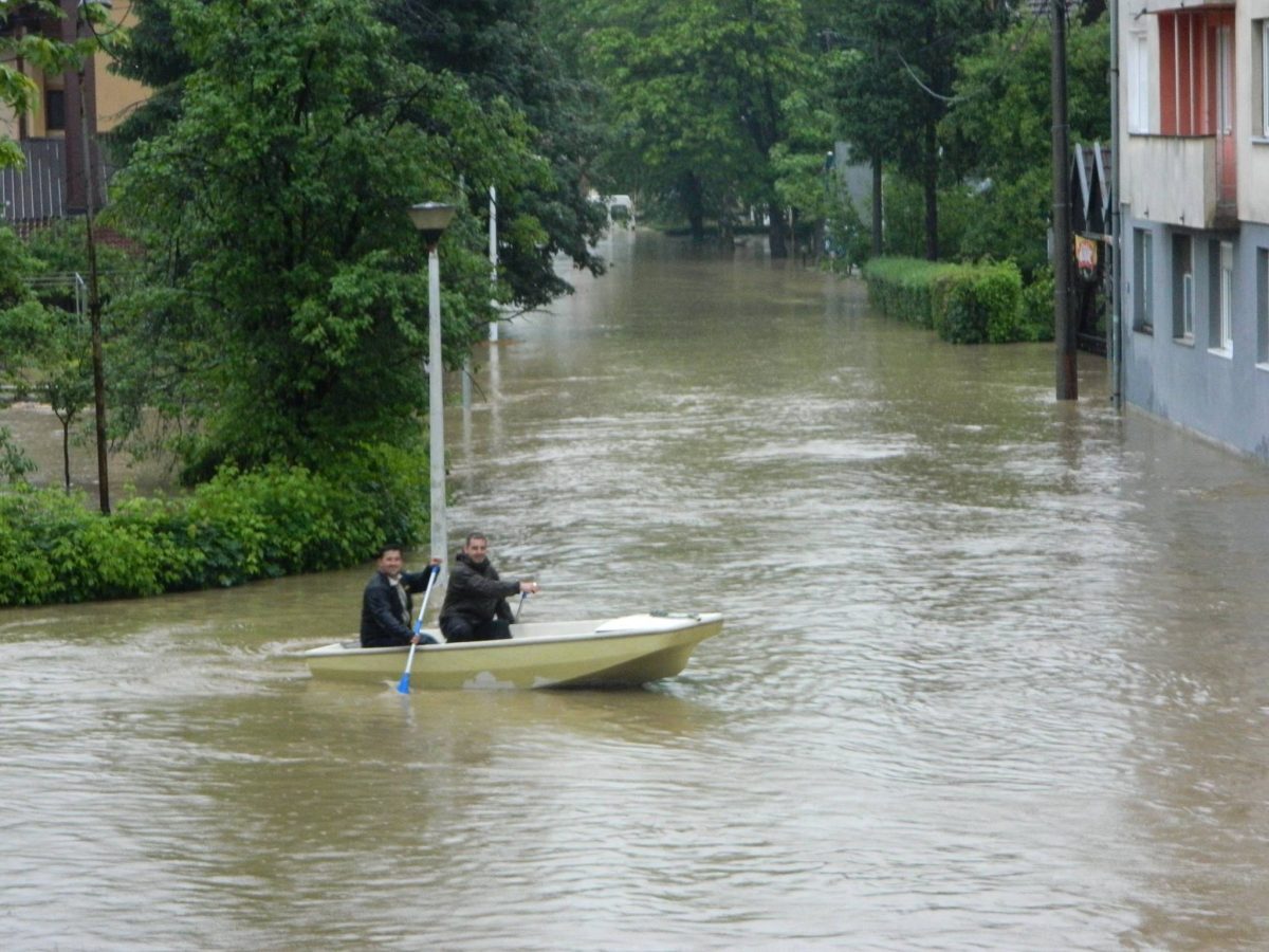 Sjećanje na katastrofalne poplave u Sanskom Mostu