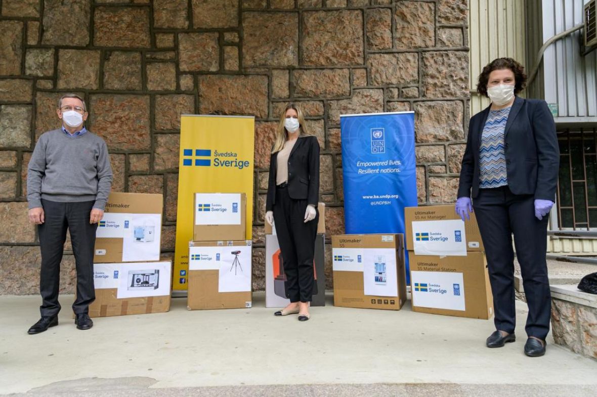 Vrijedna donacija iz Švedske: 3D printeri i skener za bh. fakultete