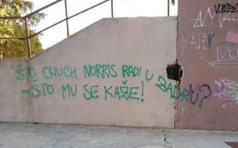 Fotka grafita postala hit na Fejsu: “Što radi Chuck Norris u Zadru?”