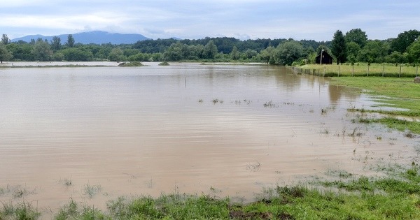 Aktiviraju se klizišta u Tuzlanskom kantonu nakon poplava, ugroženo nekoliko objekata