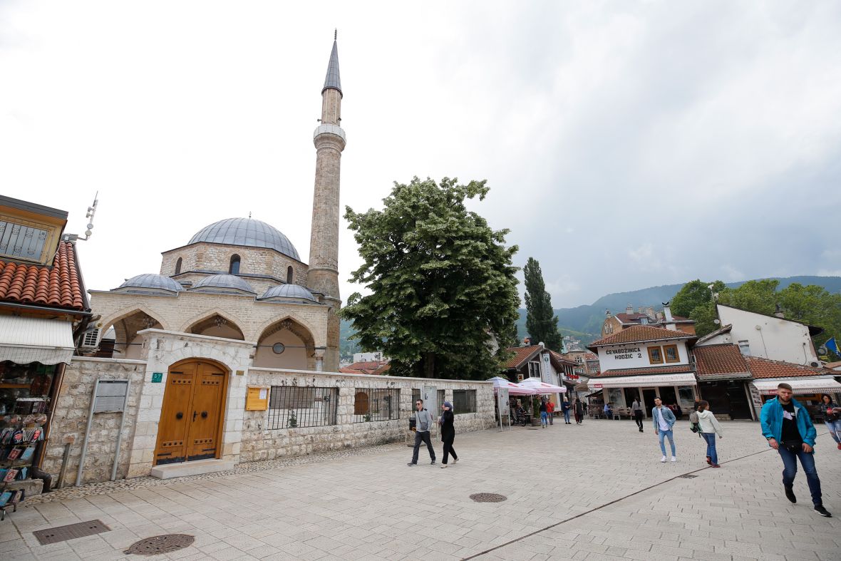Koji su ramazanski običaji u BiH: Šta su učajluke, mukabele, itikaf, kako se djeci ‘našiva’ post…