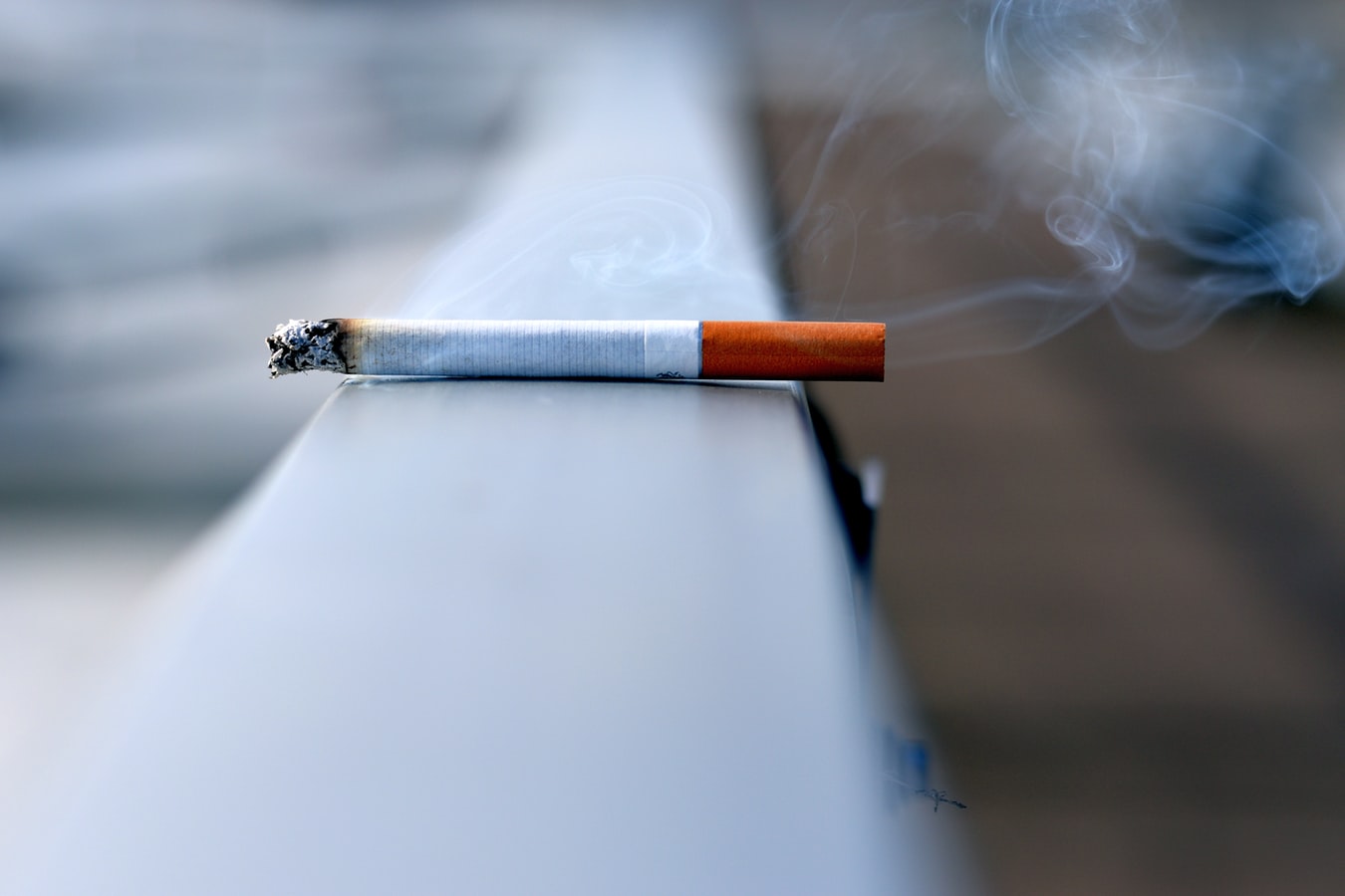 U nedjelju počinje primjena zakona kojim se zabranjuje pušenje na javnim mjestima u FBiH, kazne tek za godinu