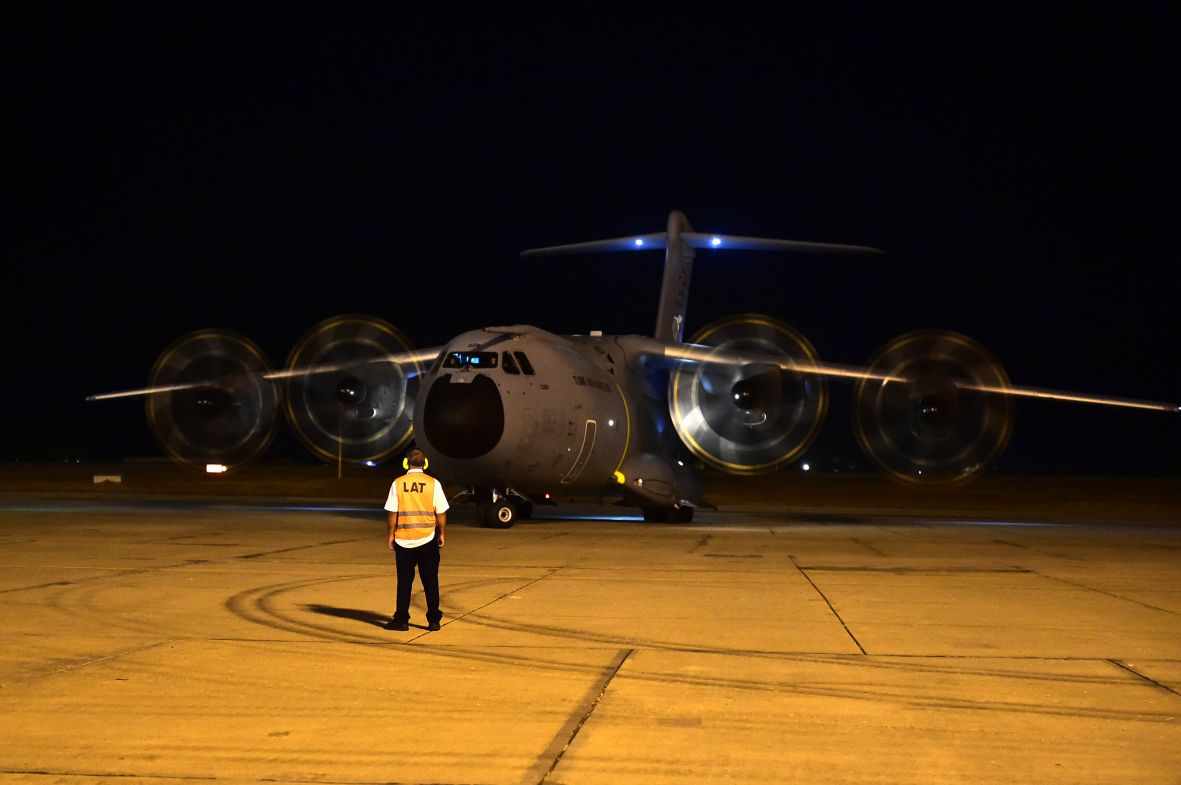 Stigla pomoć iz Turske: U Bejrut sletio avion s medicinskim osobljem i opremom