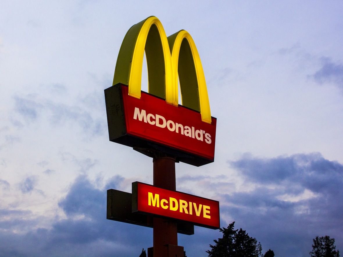 Bivši radnik otkrio u čemu je štos: Zašto su gazirana pića ukusnija u McDonald'su