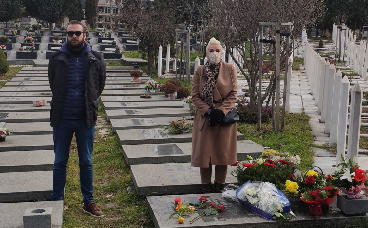 U Aleji velikana obilježena 19. godišnjica smrti Mirze Delibašića