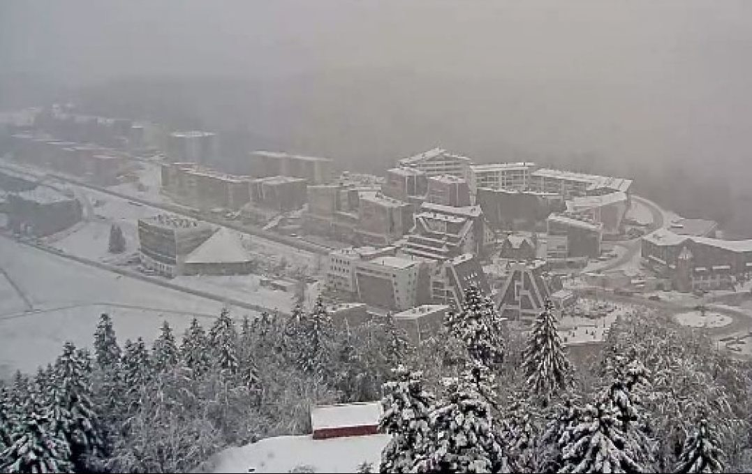 Zabijeljele se olimpijske ljepotice: Na Bjelašnici i Igmanu počeo snijeg