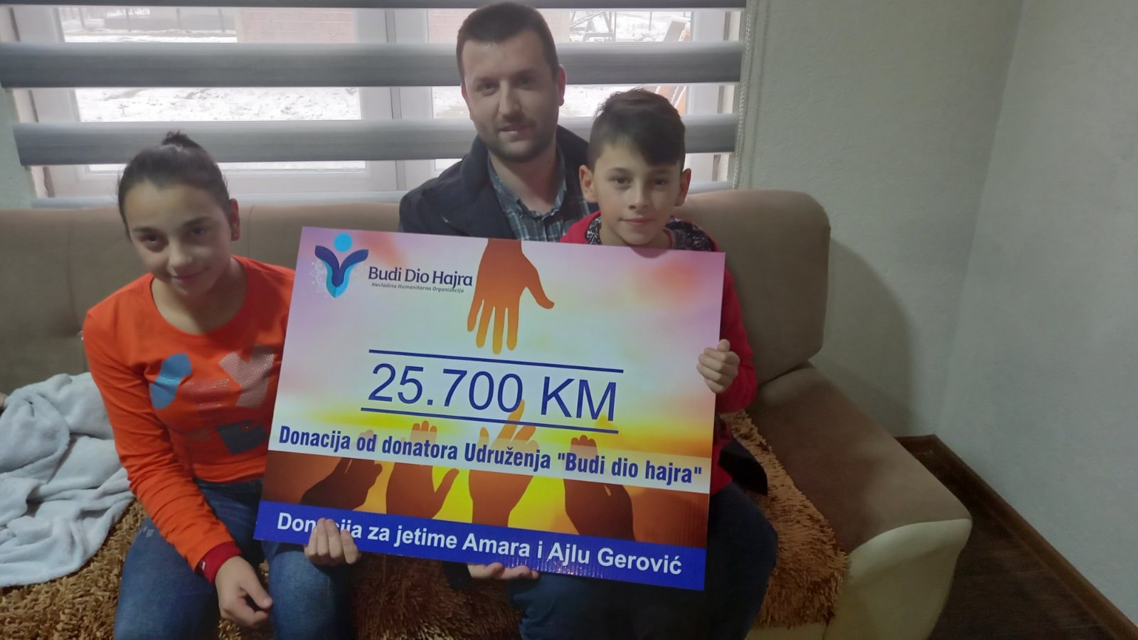 Organizacija ‘Budi dio hajra’ jetimima Amaru i Ajli uručila donaciju od 25 hiljada KM