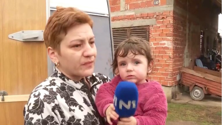 VIDEO Curica iz potresom razorenog sela mami brisala suze: “Nemoj plakati, mama”