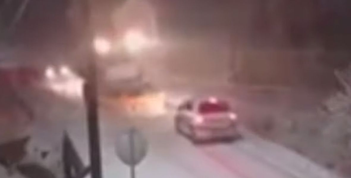 Objavljen video sudara grtalice i vozila u Tešnju