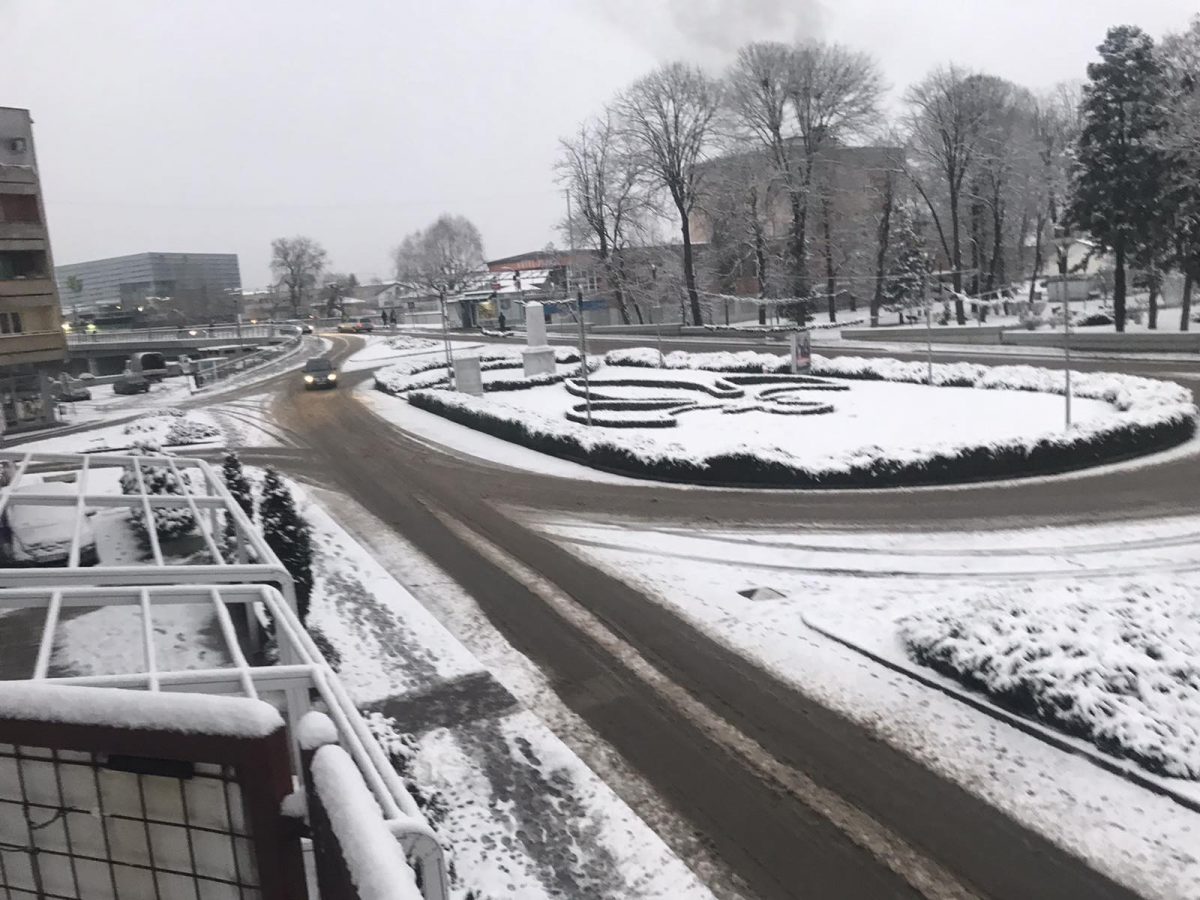 Snijeg zabijelio Sanski Most