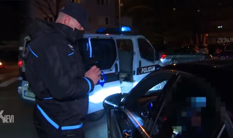 Pijani Mostarac policiji pokazao srednji prst, dobio 900 KM kazne: “Nemojte mi to raditi, Valentinovo je”
