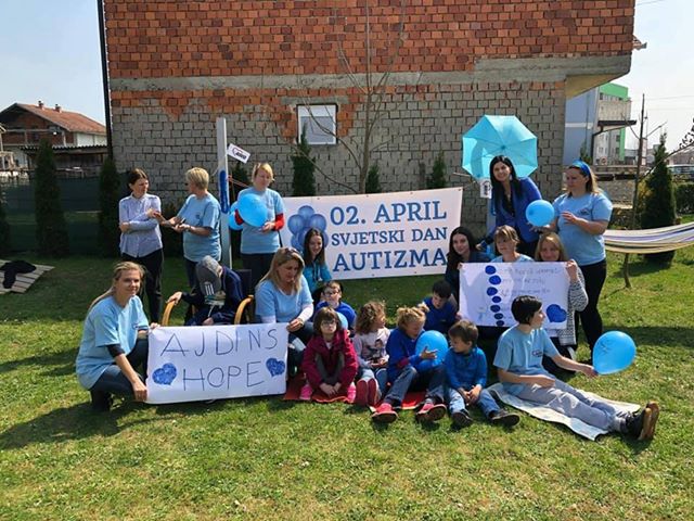 Obucite plavo i pokažite solidarnost s osobama koje imaju autizam