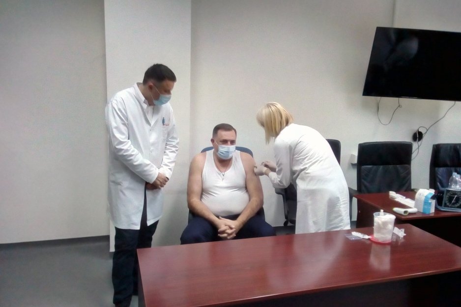 Milorad Dodik primio rusku vakcinu Sputnik V