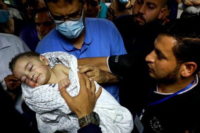 Petomjesečni dječak izvučen živ iz ruševina u Gazi, stradalo 10 članova njegove porodice