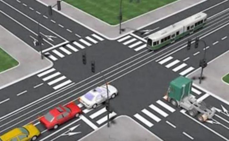 Vozači, da vas čujemo: Ko ide prvi na raskrsnici kad ne rade semafori?