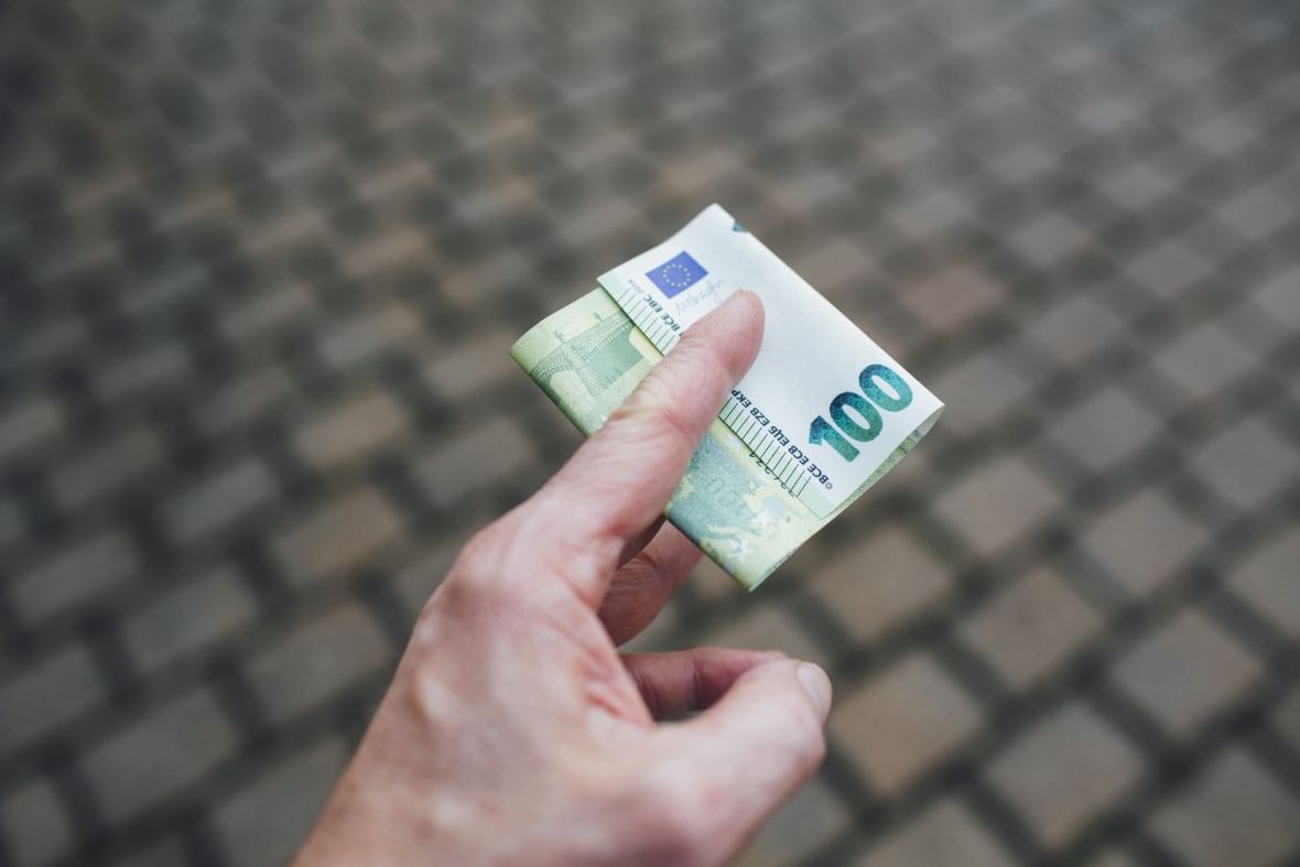 Građani Bosne i Hercegovine zaduženi kod banka 10,4 milijarde maraka ￼