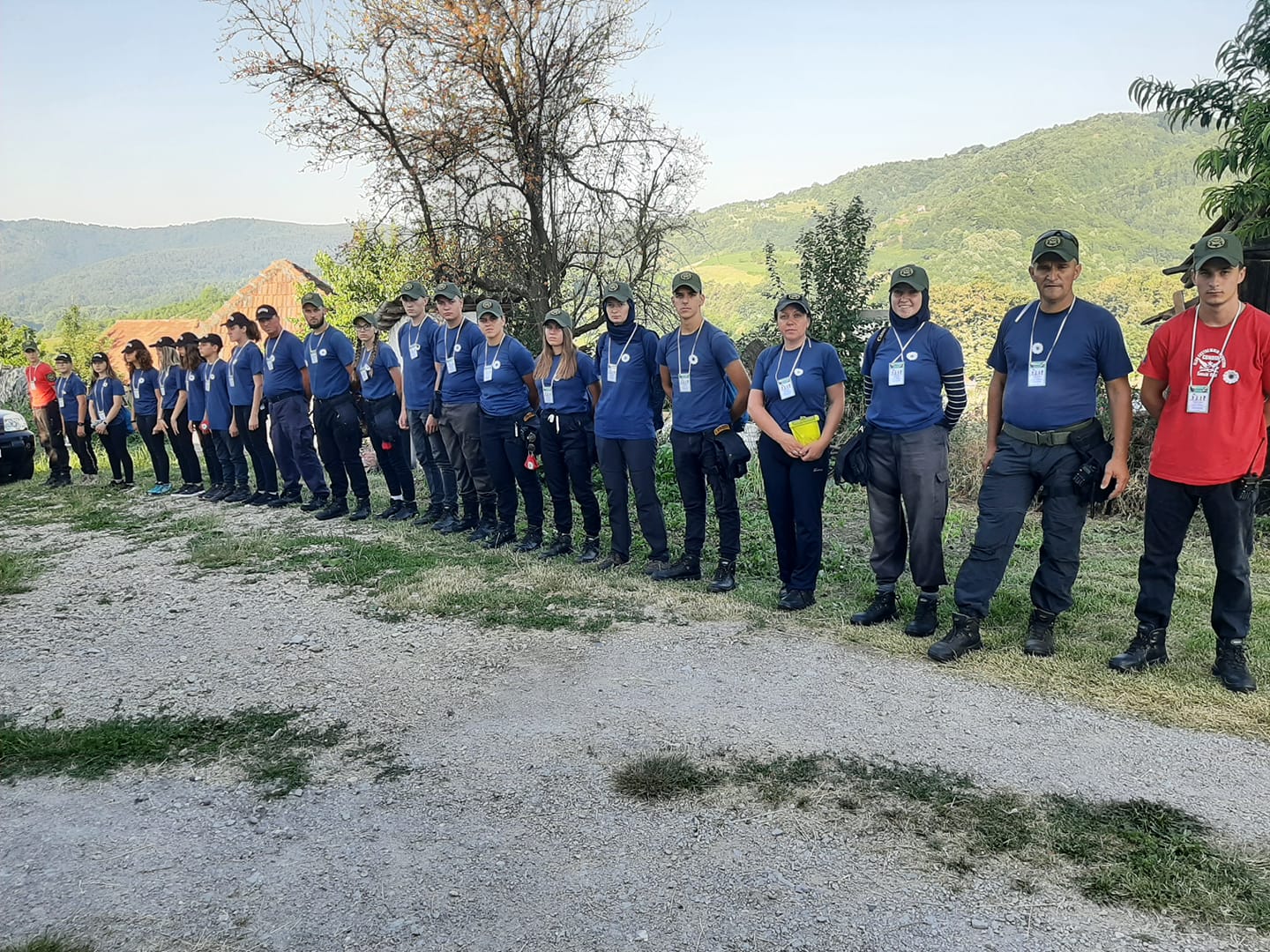 Marš mira krenuo ka Potočarima: Hiljade ljudi na putu spasa dugom 100 kilometara