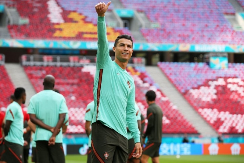 Cristiano Ronaldo za jednu reklamnu objavu na Instagramu naplaćuje 1,6 miliona dolara