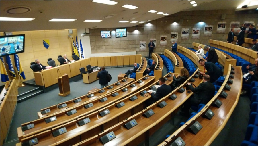 Danas sjednica Parlamenta BiH: Zvaničnici RS-a neće doći da razmatraju budžet, ali planiraju platu