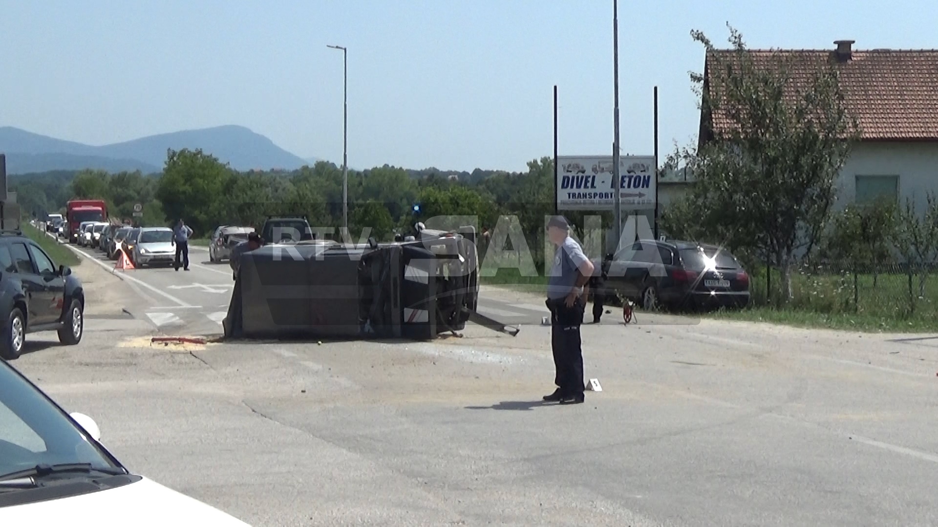 Saobraćajna nesreća na raskrsnici magistralnog puta M-15 kod industrijsku zonu Šejkovača