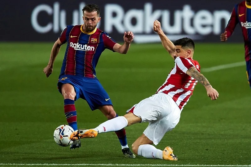 Pjanić stavljen na transfer-listu, klubovi iz Italije i Engleske kontaktirali Barcelonu