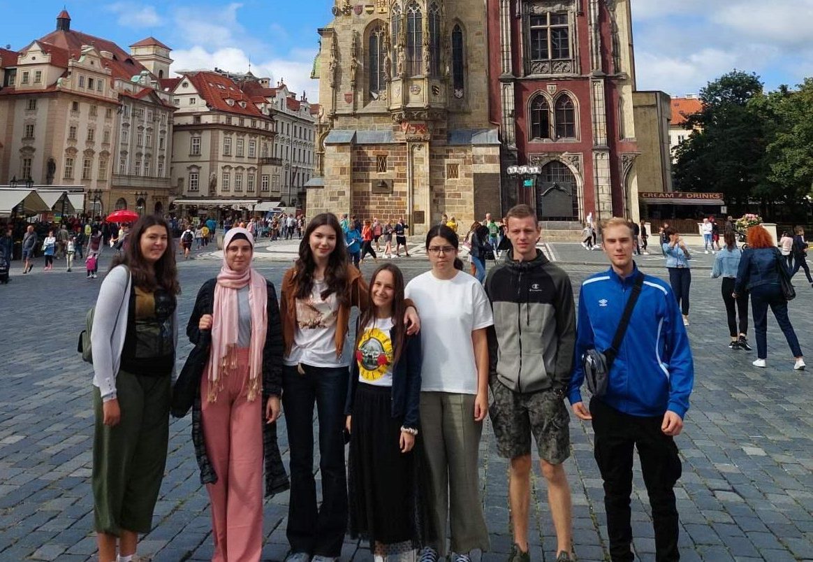 Ambasadorica Mlinarević dočekala učenike iz BiH: Ovo je jedan od najljepših trenutaka otkako sam u Pragu