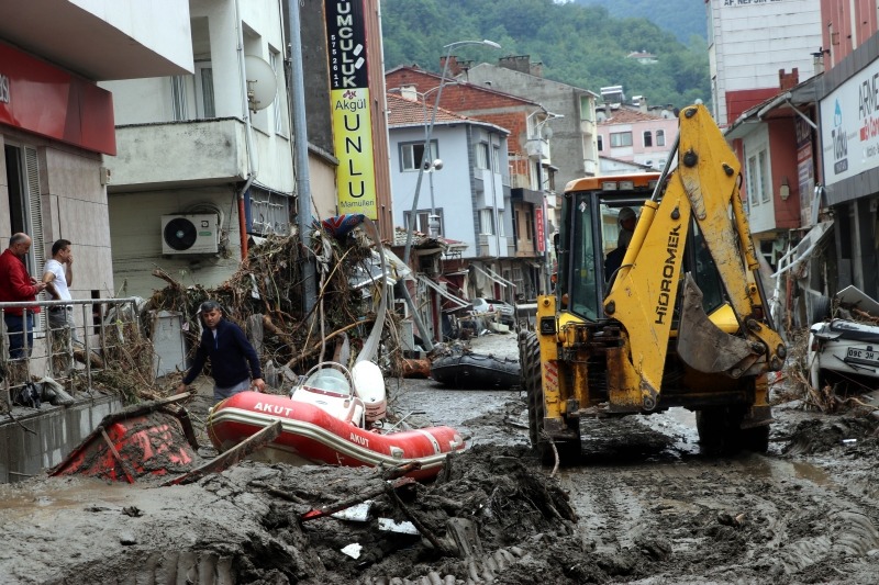 Turska: Broj smrtno stradalih u poplavama u crnomorskoj regiji povećan na 40