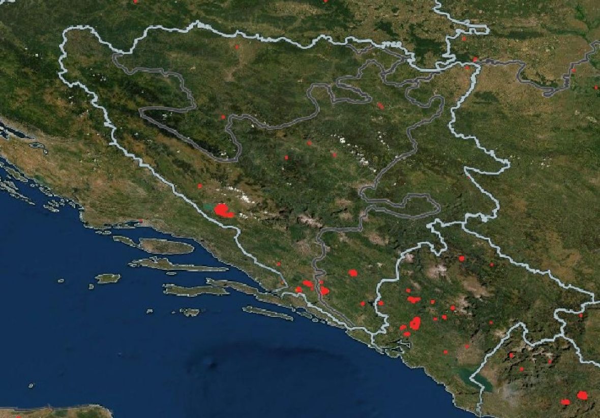NASA objavila satelitske snimke: Požari u BiH vidljivi i iz svemira