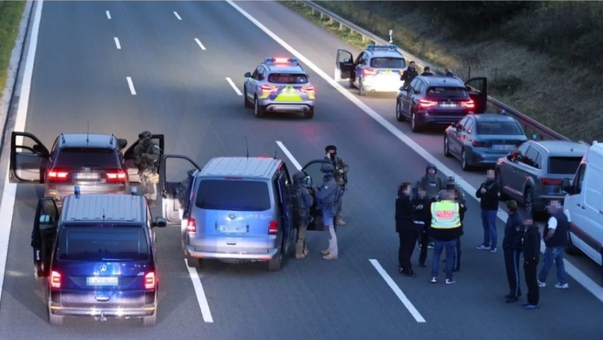Drama u autobusu koji je iz Njemačke krenuo u Srbiju: Muškarac držao taoce, čule se i detonacije