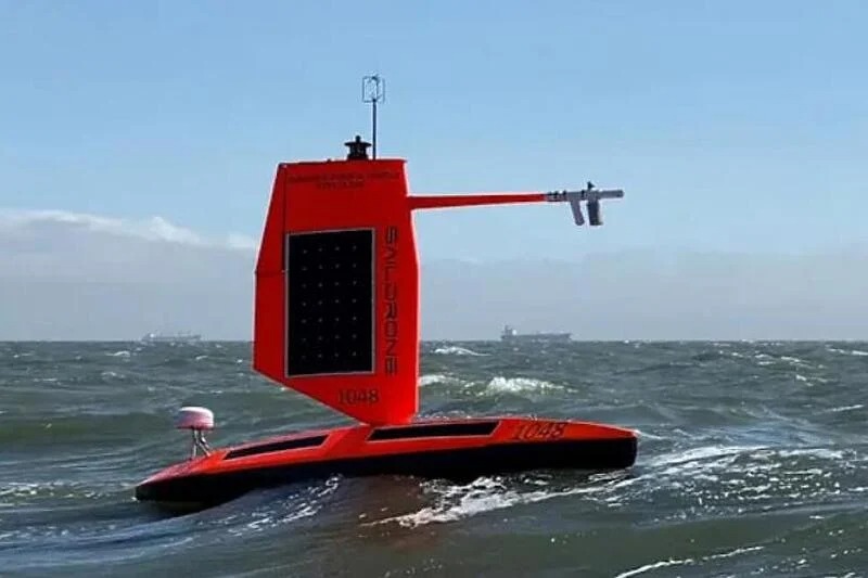Snimak plutajućeg drona pokazao kako izgleda “unutrašnjost” snažnog uragana