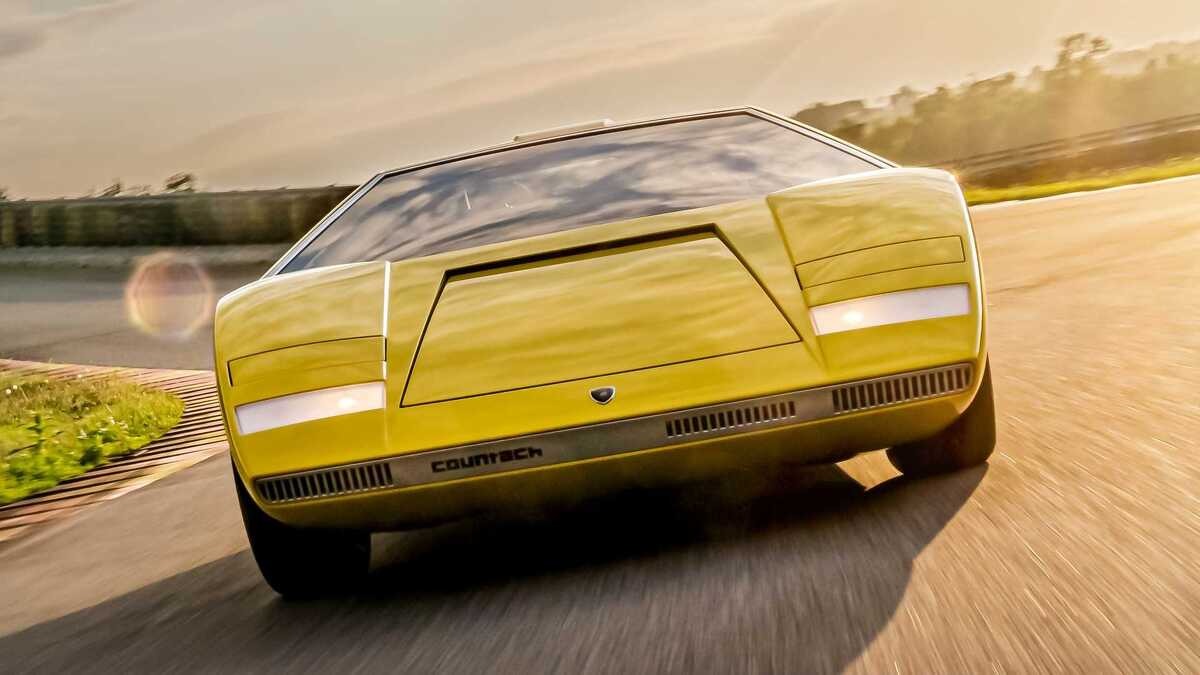 Lamborghini objavio fotografije s testiranja starog/novog Countacha LP 500