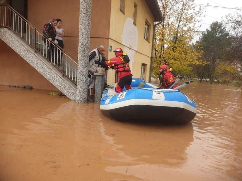 U Živinicama četiri porodice evakuirane zbog poplava i klizišta, voda u nekim mjestima nije za piće
