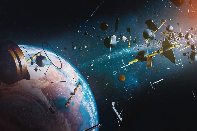 Kina lansirala vojni satelit koji će uništavati svemirski otpad