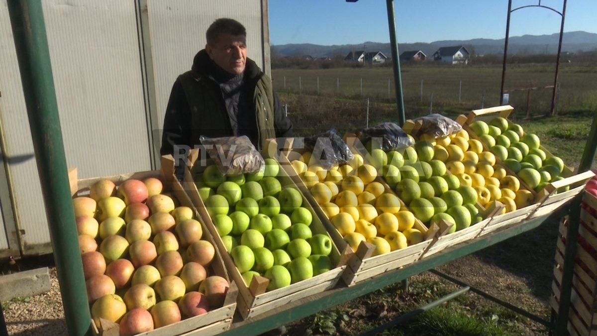 Sočne domaće jabuke Vehbije Okčića