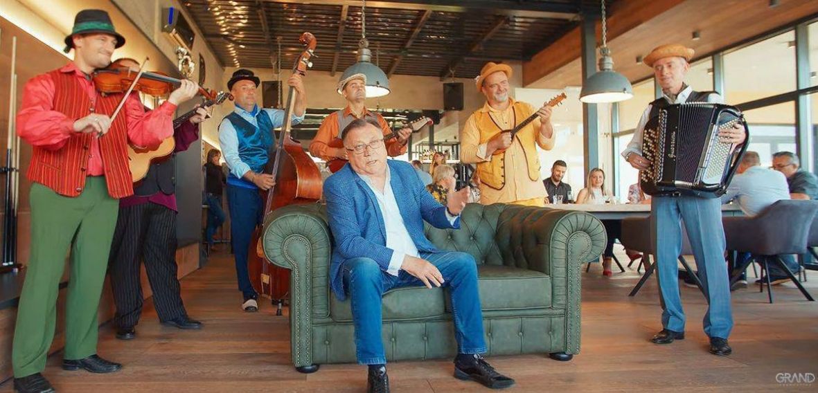 Nakon osam godina Halid Bešlić oživio stari hit sa albuma “Romanija”