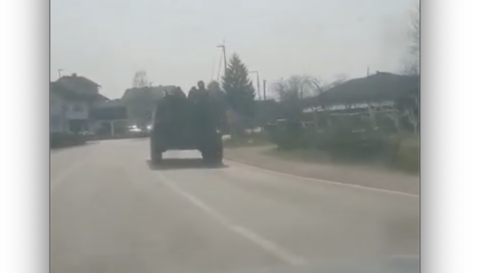 Vojnici EUFOR-a oklopnim vozilima prošli kroz Sanski Most