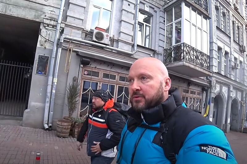 Pogledajte kako je izgledao bijeg iz Kijeva, poznati youtuber snimio cijeli put