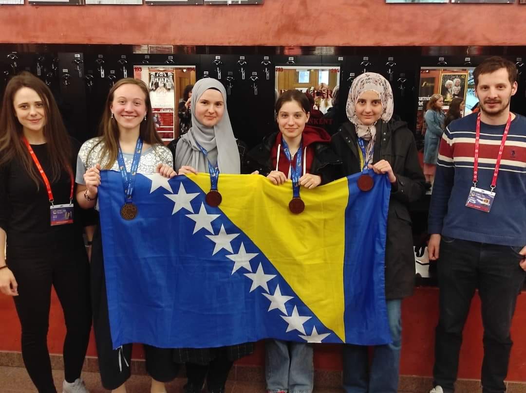 Bh. učenice na Evropskoj matematičkoj olimpijadi osvojile jednu zlatnu i tri bronzane medalje