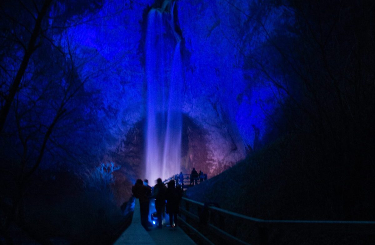 Vodopad Blihe svijetli u plavoj boji za djecu sa autizmom 
