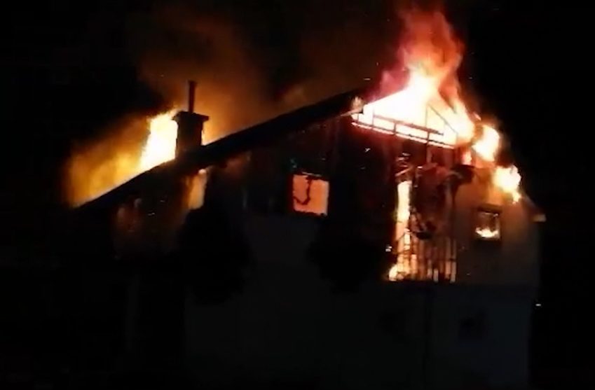 Požar progutao kuću za koju je vlasnik mukotrpno radio u Sloveniji