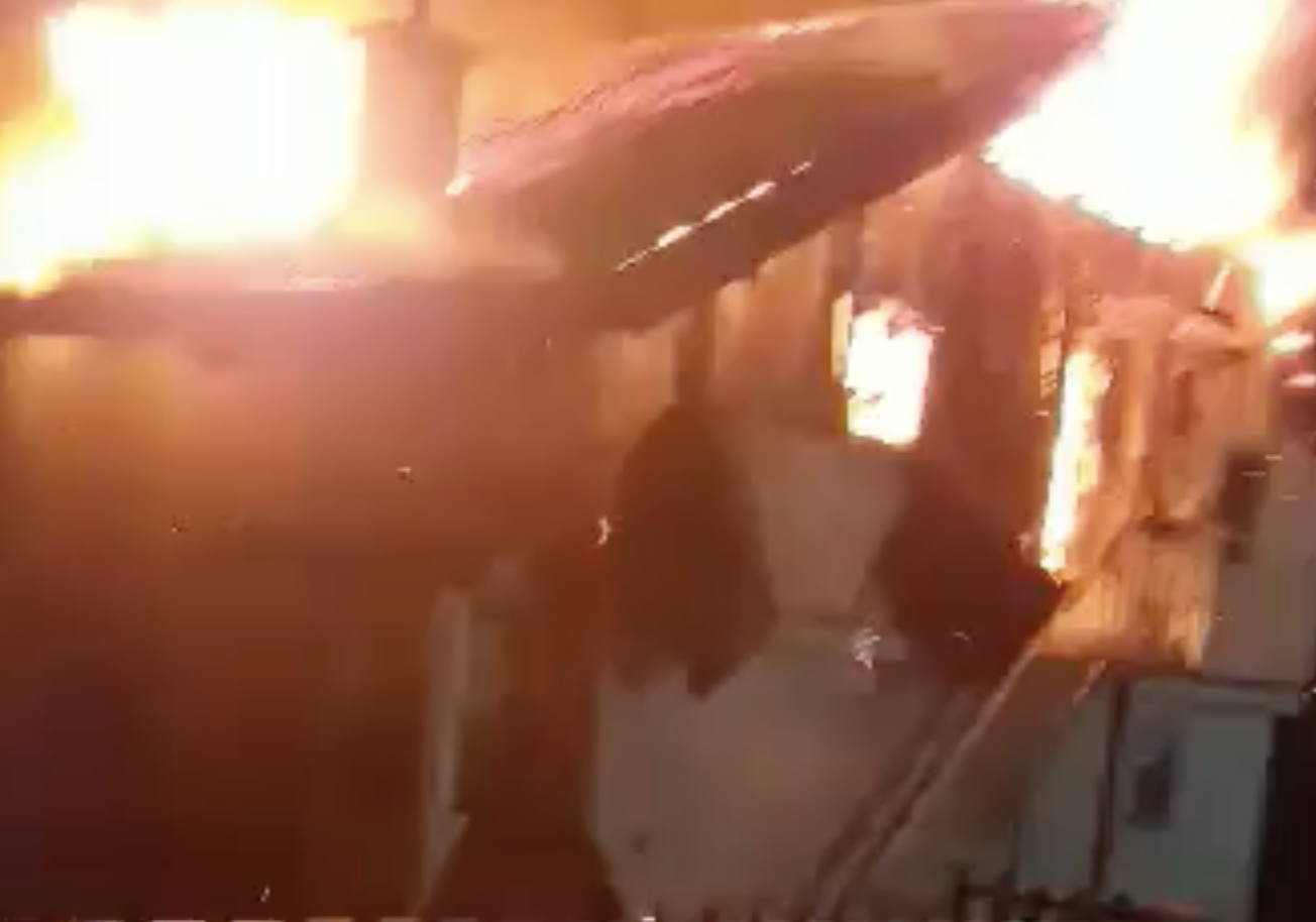 Izgorjela kuća u Sanskom Mostu VIDEO