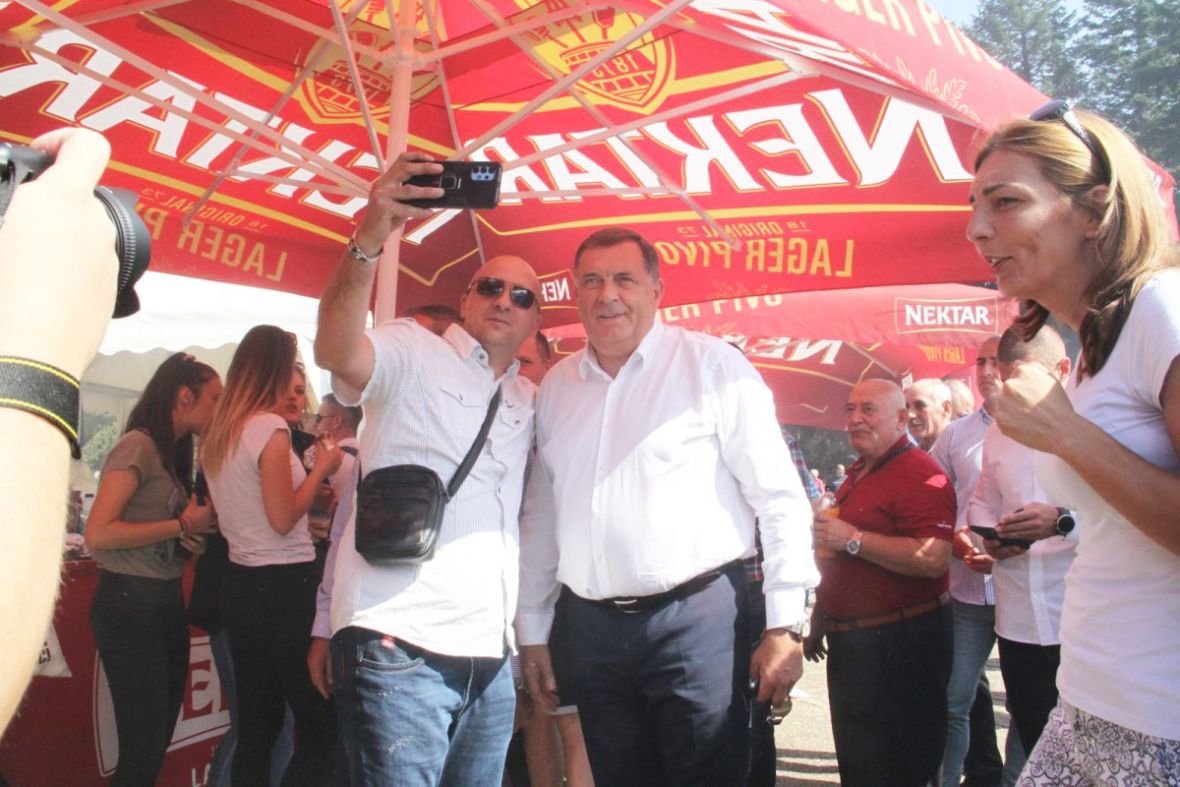 Bošnjaci iz Zvornika protestovali: “U našem selu živi 70 ljudi, a Dodik dobio 103 glasa”