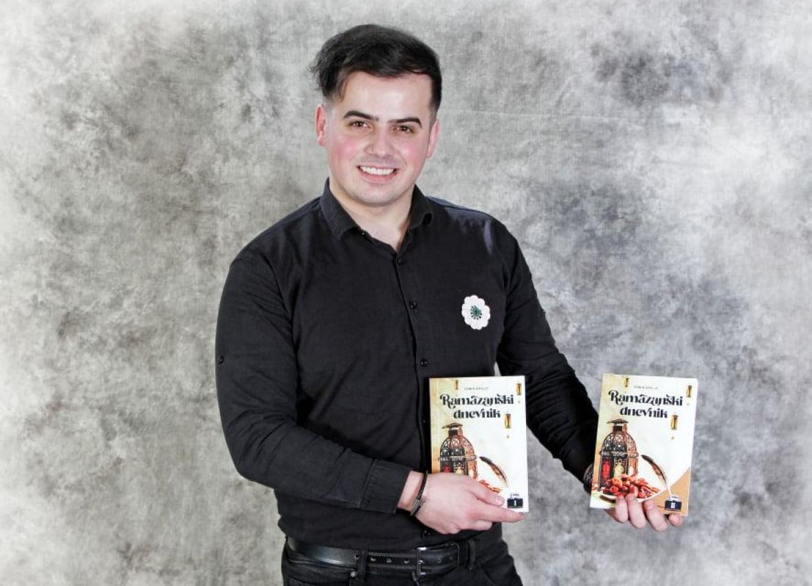 Mladić kojeg porede sa Bašeskijom, radi kao konobar i objavio dvije nove knjige